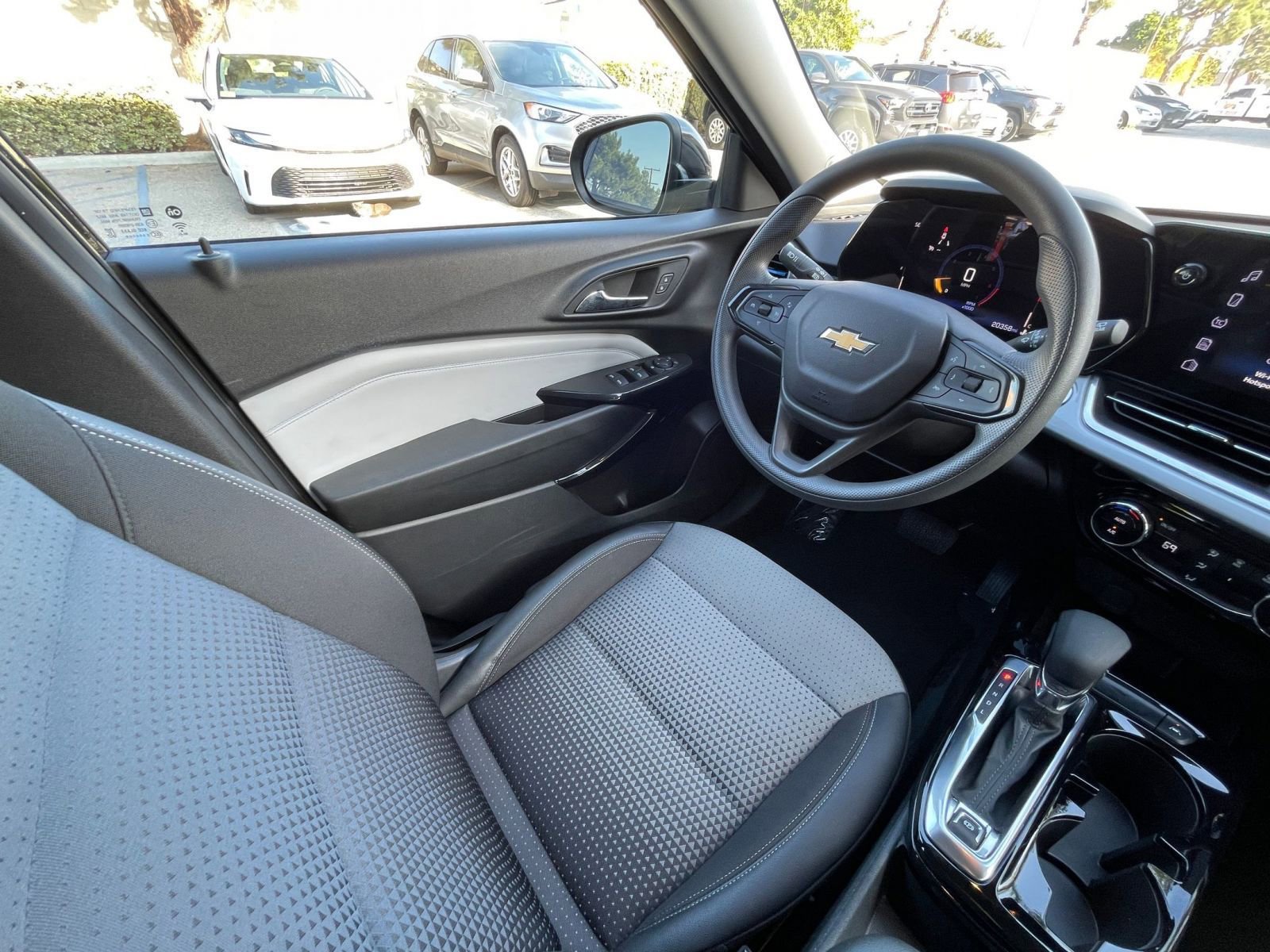 Thumbnail: 2025 Chevrolet Trax - 34