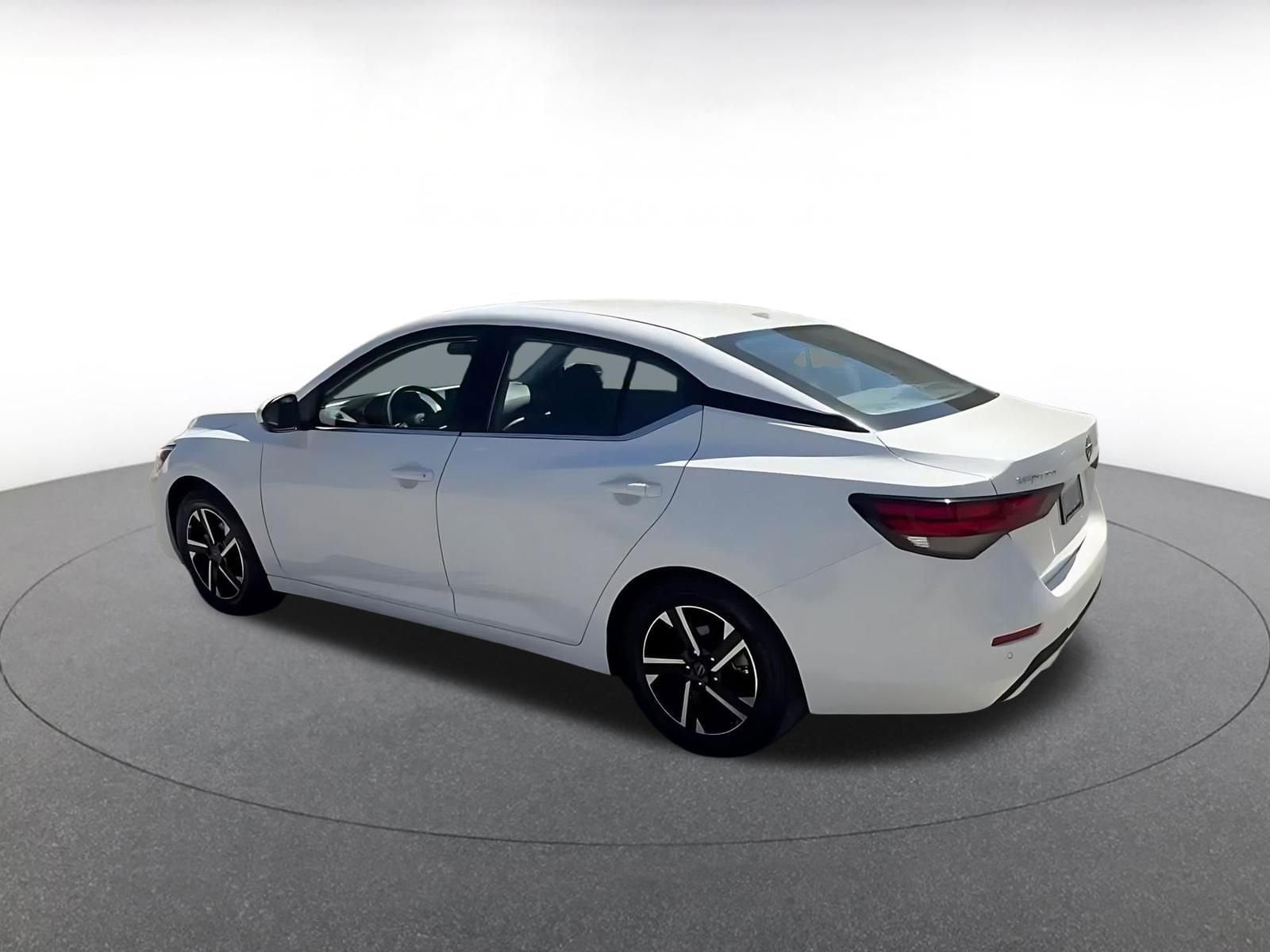 Thumbnail: 2025 Nissan Sentra - 10