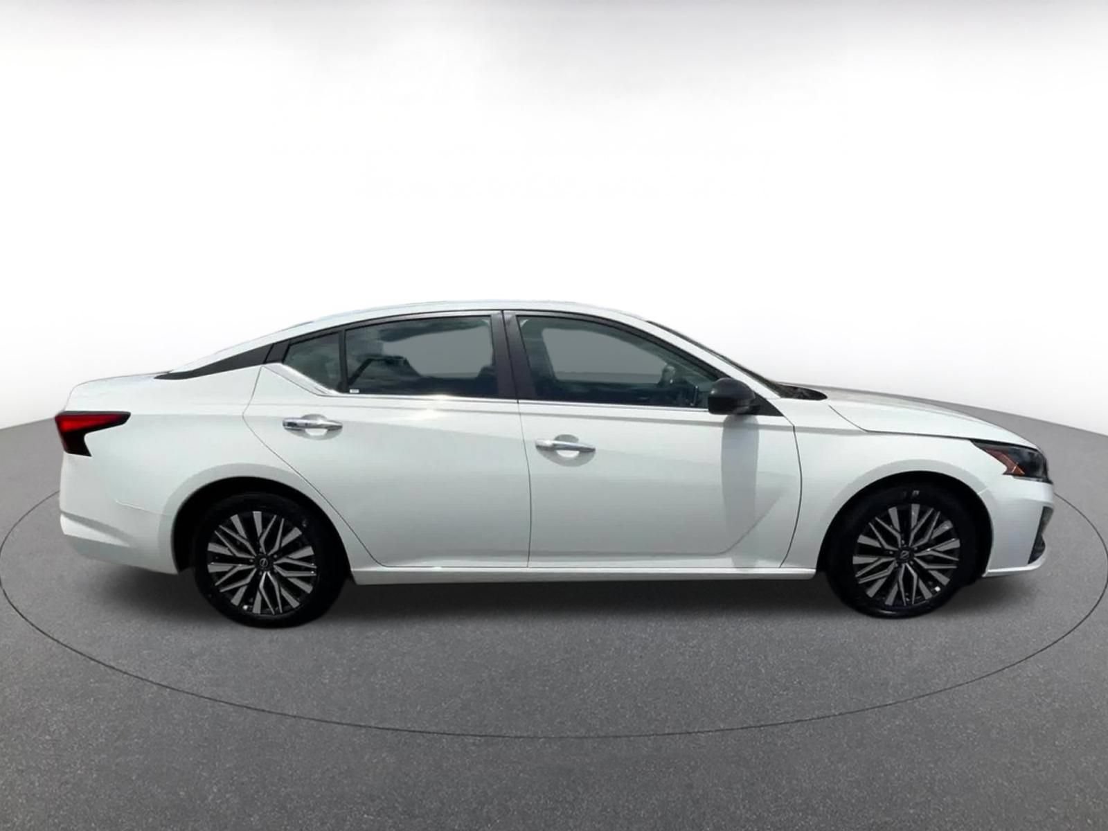 Thumbnail: 2025 Nissan Altima - 16
