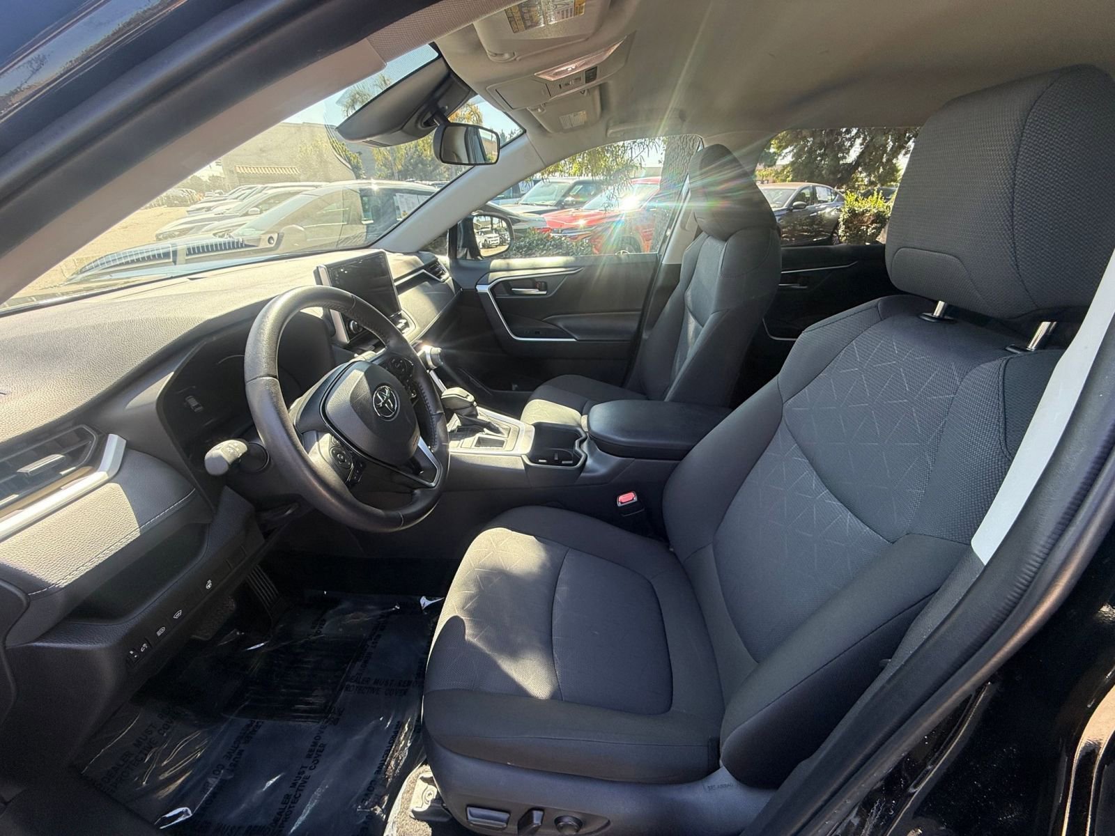 Thumbnail: 2025 Toyota RAV4 - 23