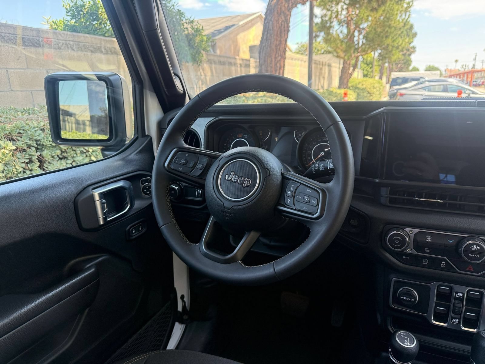 Thumbnail: 2025 Jeep Wrangler - 31