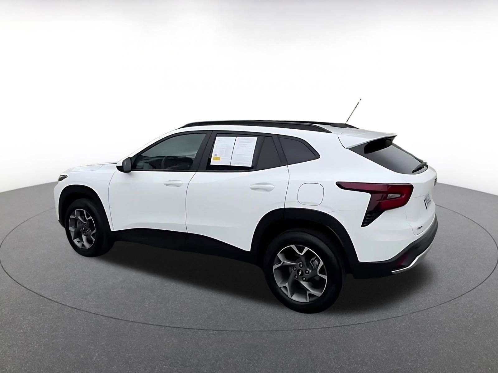 Thumbnail: 2025 Chevrolet Trax - 10