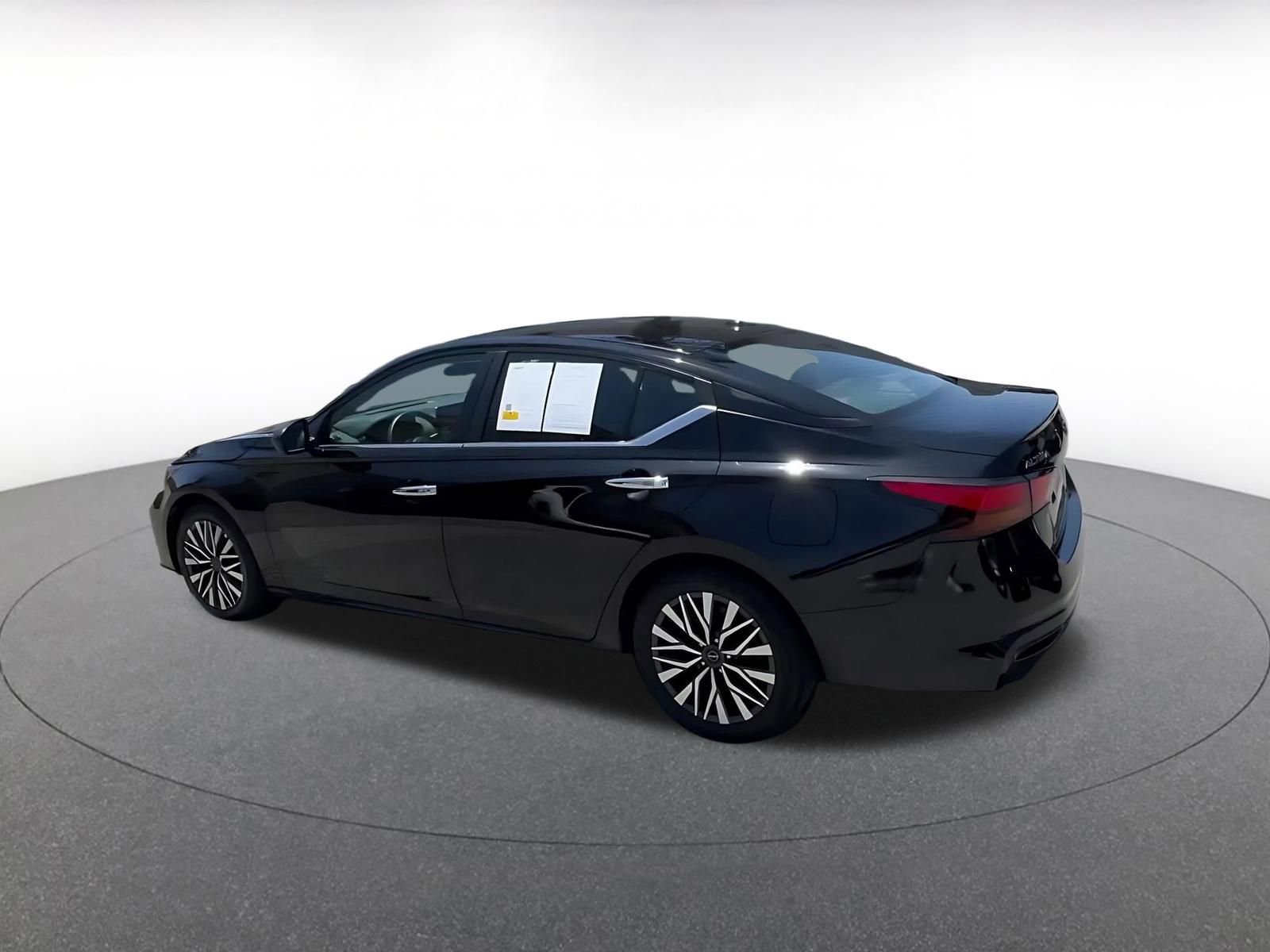 Thumbnail: 2025 Nissan Altima - 11