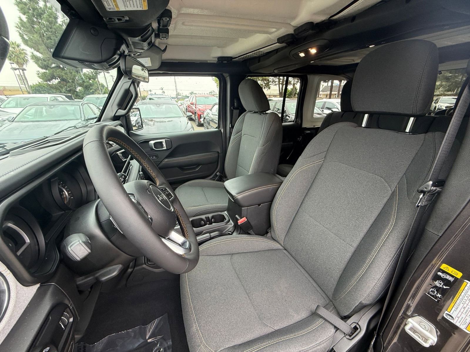 Thumbnail: 2025 Jeep Wrangler - 32