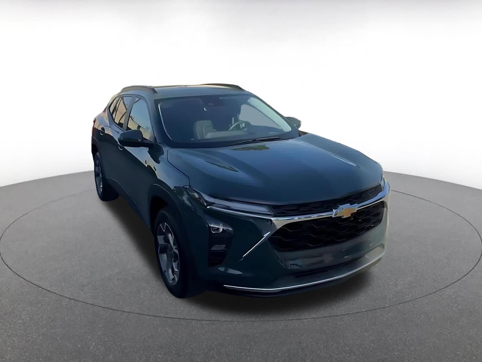 Thumbnail: 2025 Chevrolet Trax - 3