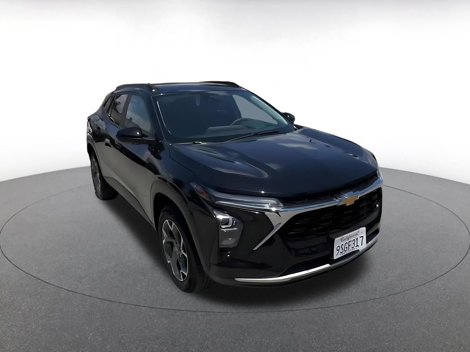 Thumbnail: 2025 Chevrolet Trax - 3