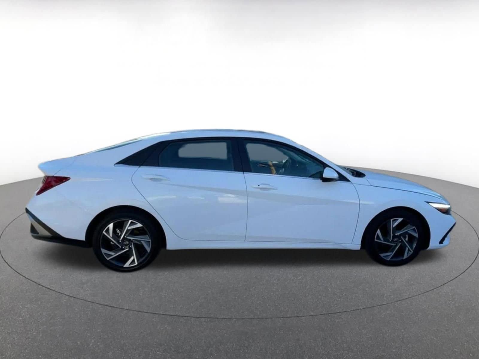 Thumbnail: 2025 Hyundai Elantra - 16