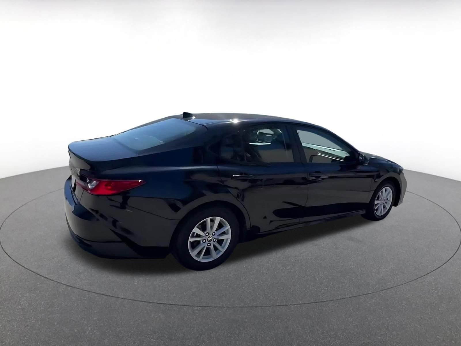 Thumbnail: 2025 Toyota Camry - 15