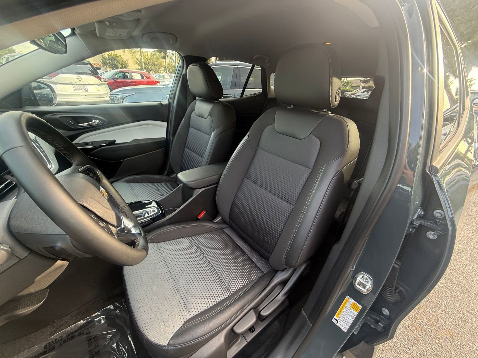 Thumbnail: 2025 Chevrolet Trax - 33