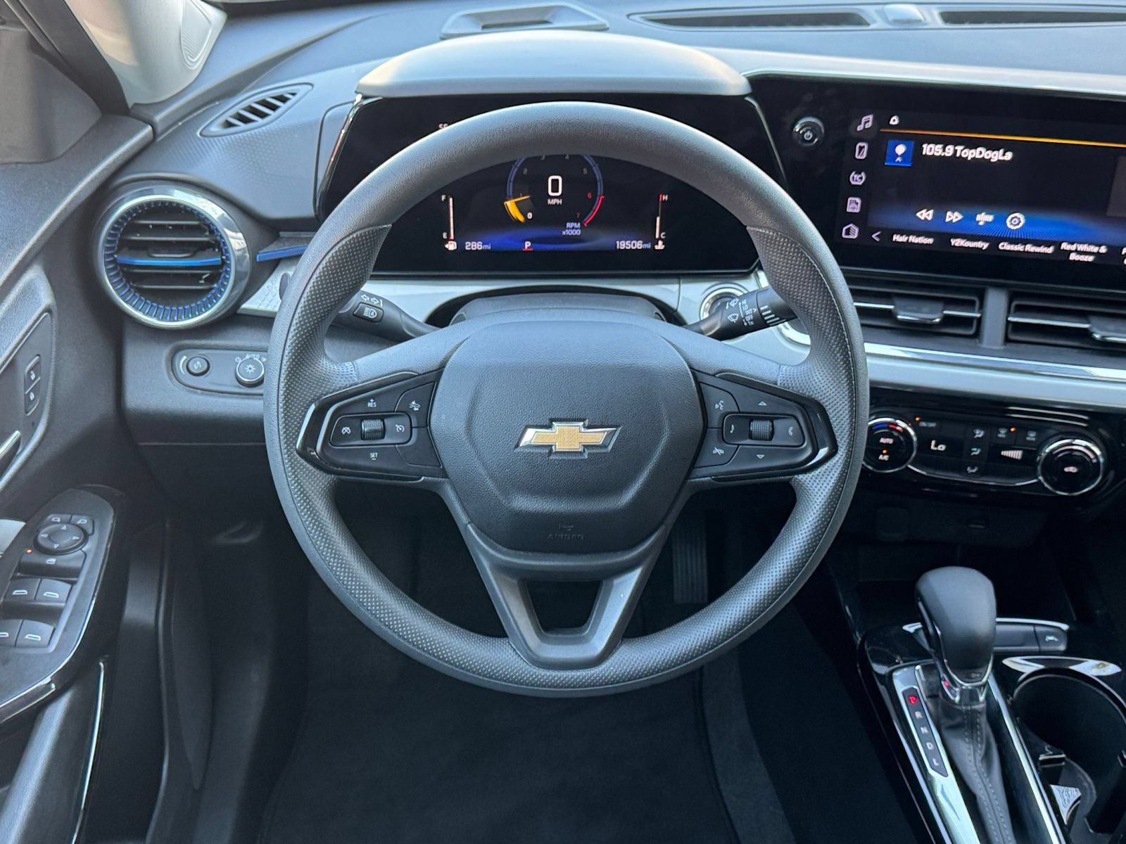 Thumbnail: 2025 Chevrolet Trax - 23