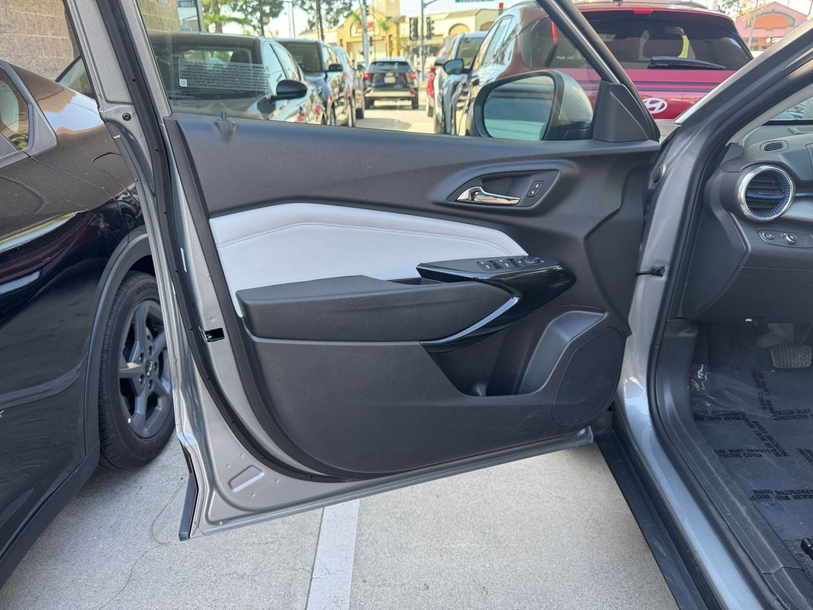 Thumbnail: 2025 Chevrolet Trax - 18