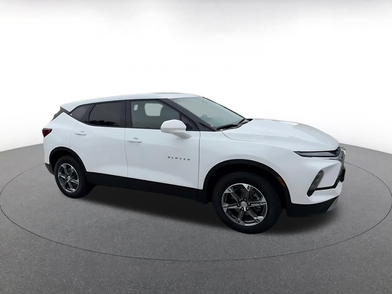Thumbnail: 2025 Chevrolet Blazer - 2