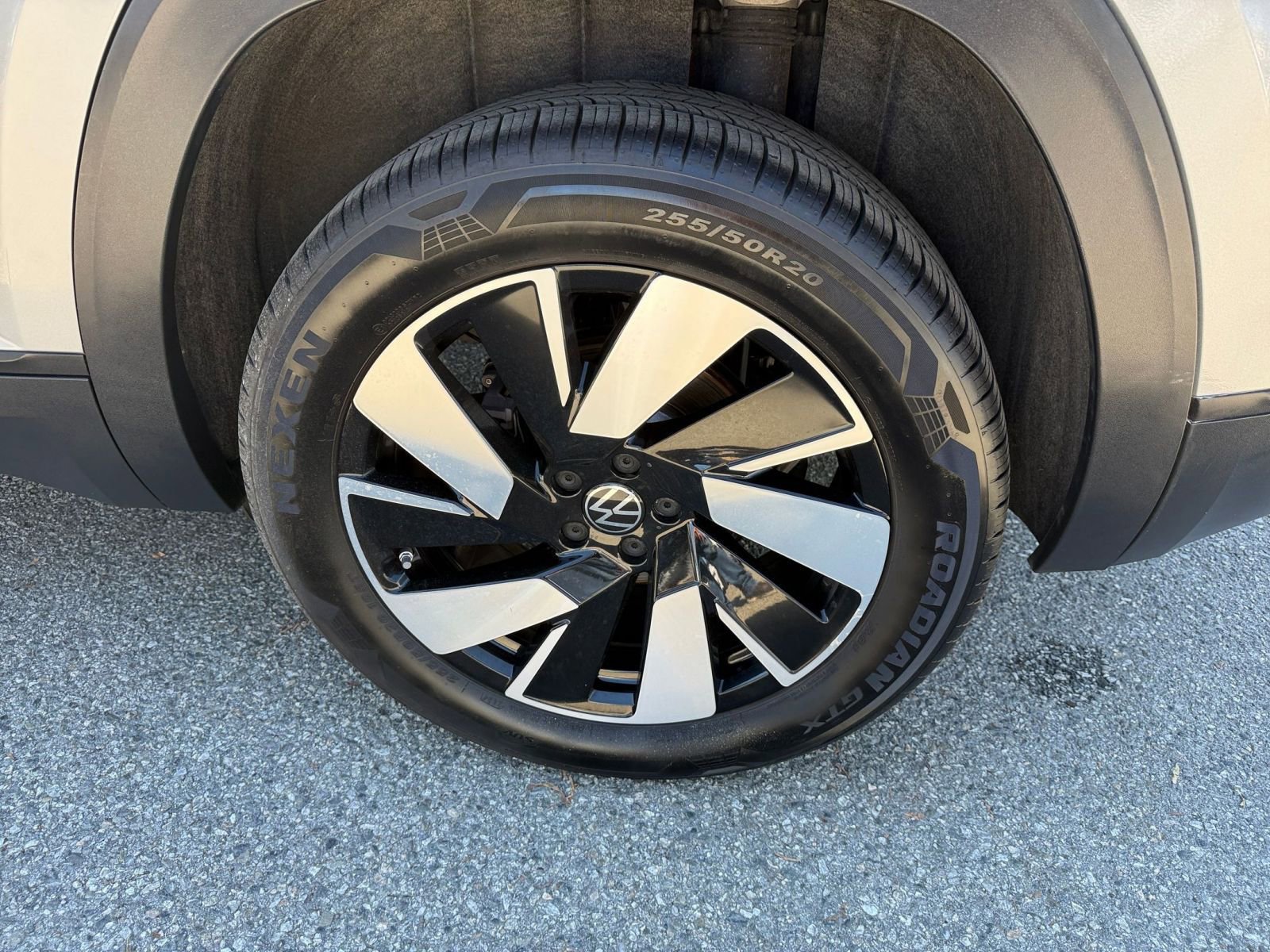 Thumbnail: 2025 Volkswagen Atlas - 25