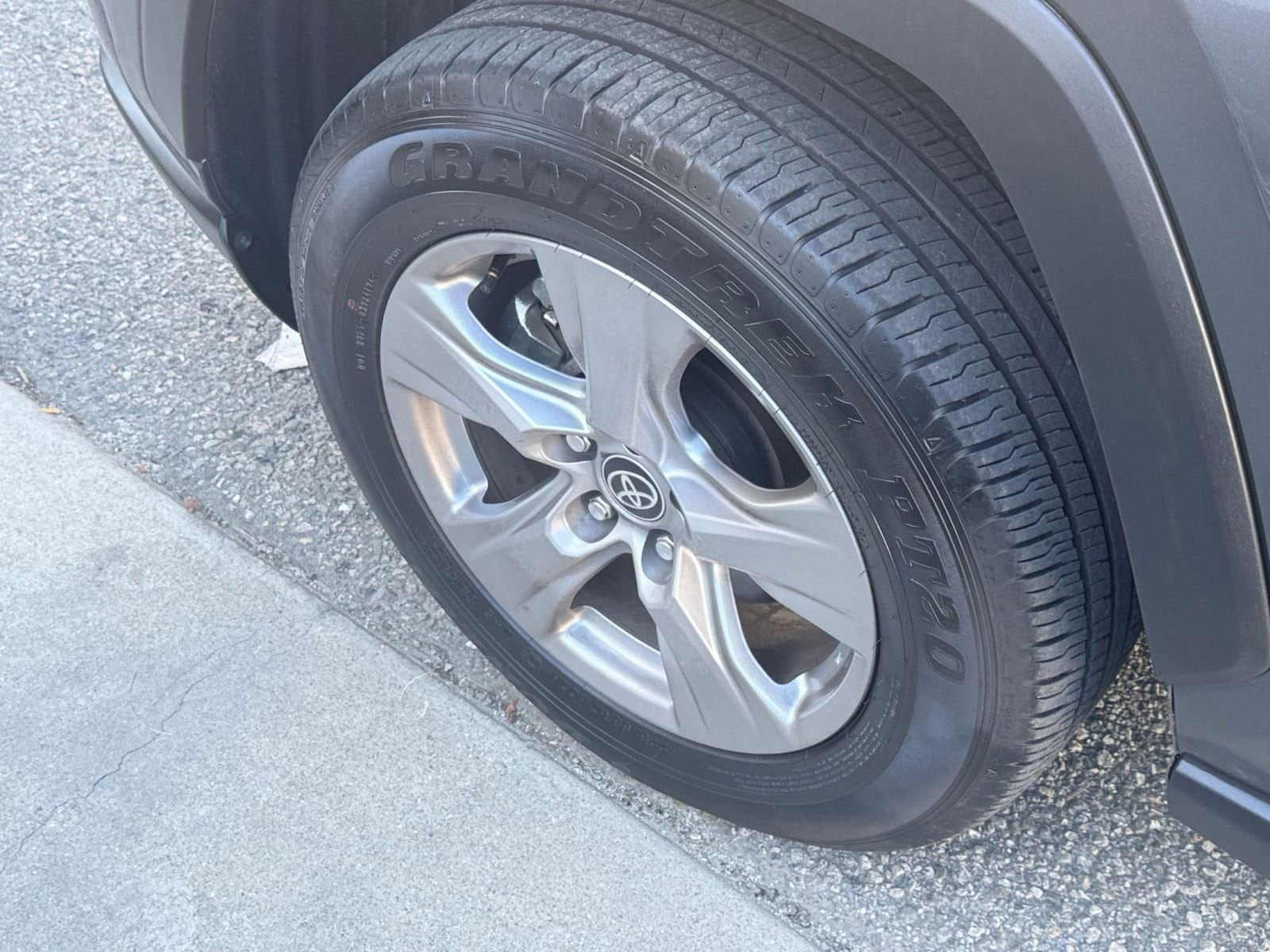 Thumbnail: 2025 Toyota RAV4 - 32