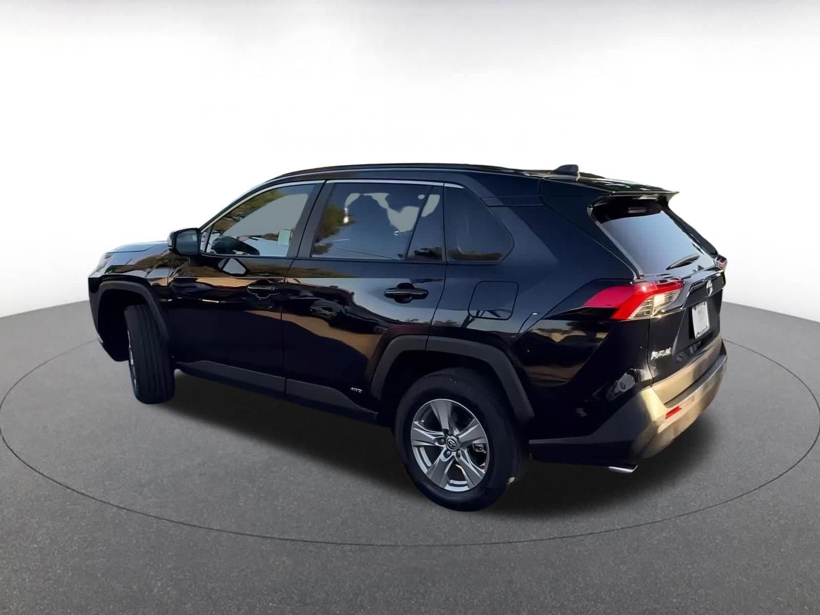 Thumbnail: 2025 Toyota RAV4 - 10