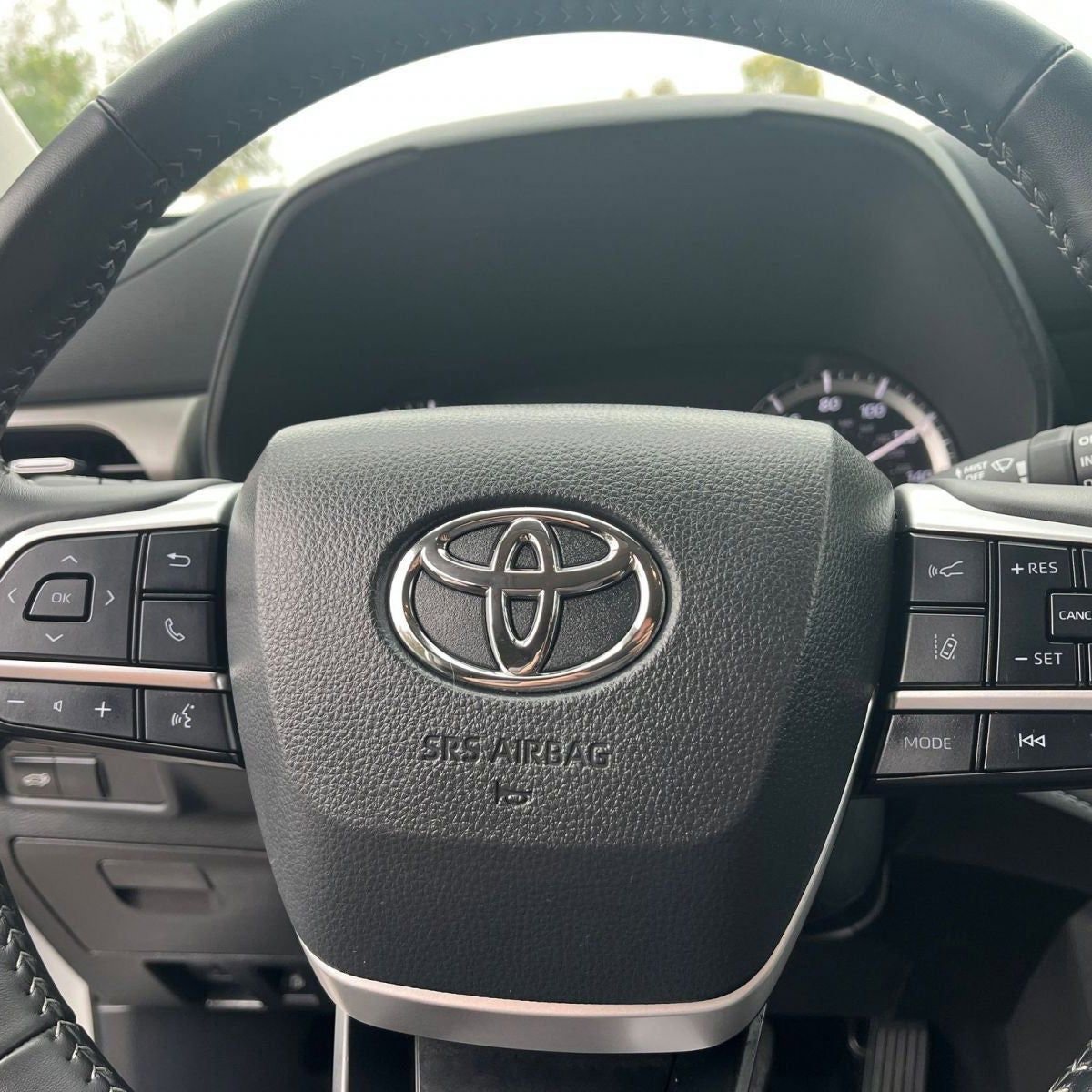 Thumbnail: 2025 Toyota Highlander - 25