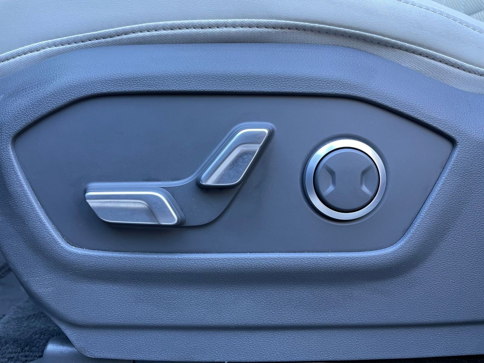 Thumbnail: 2025 Hyundai Santa Fe - 23