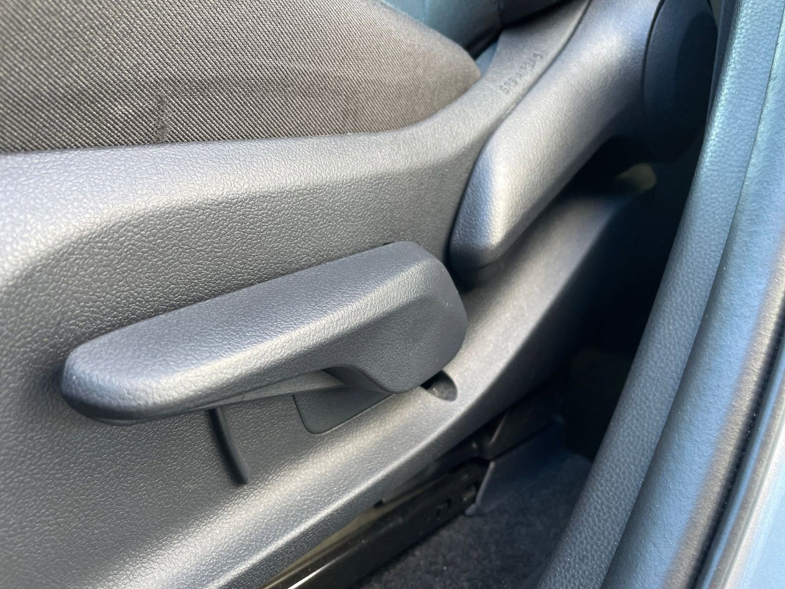 Thumbnail: 2025 Toyota RAV4 - 23