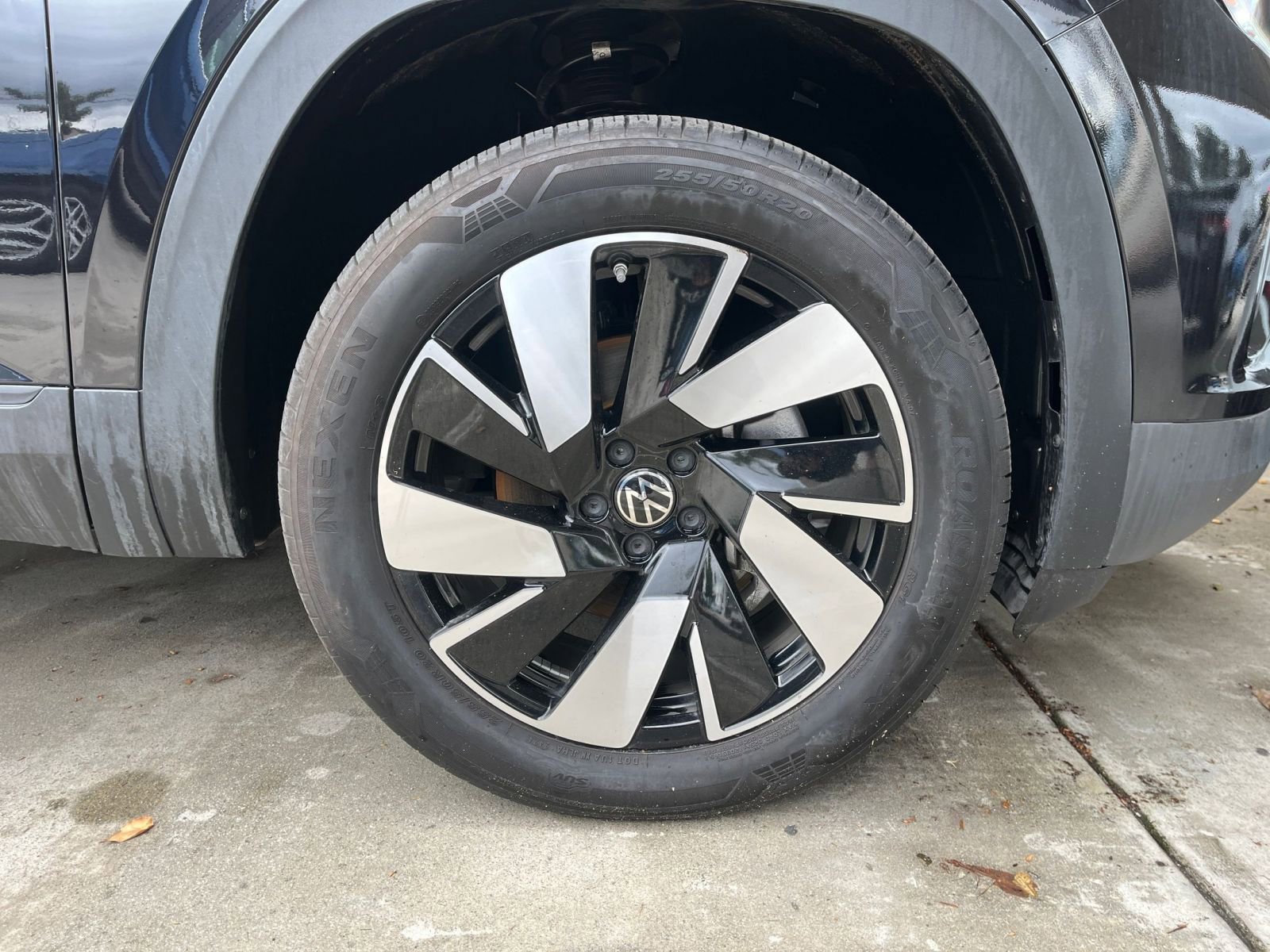 Thumbnail: 2025 Volkswagen Atlas - 30