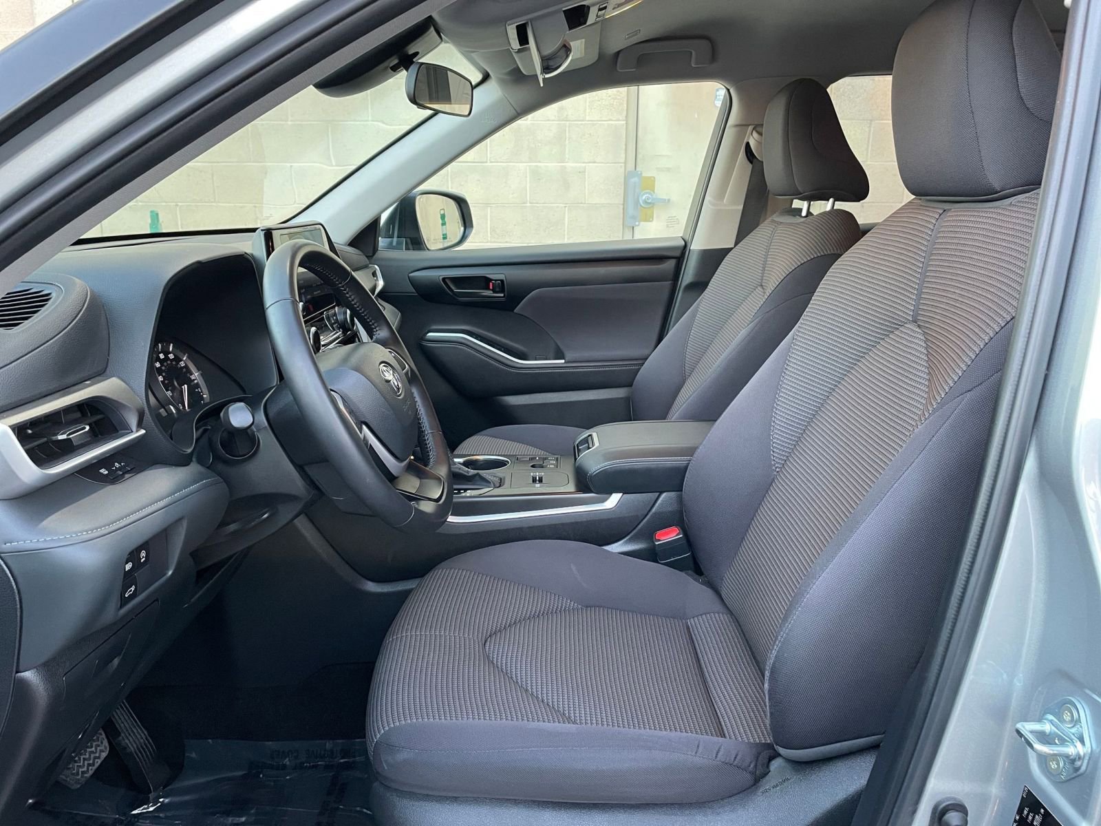 Thumbnail: 2025 Toyota Highlander - 28