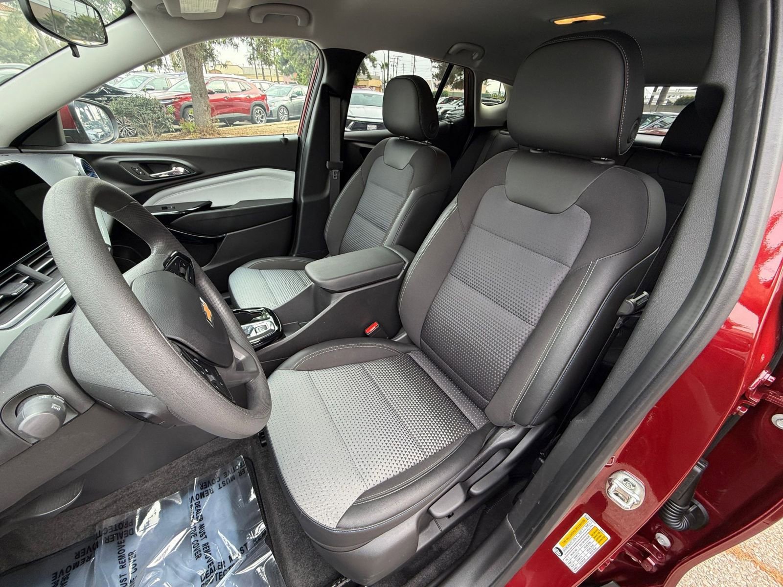 Thumbnail: 2025 Chevrolet Trax - 33