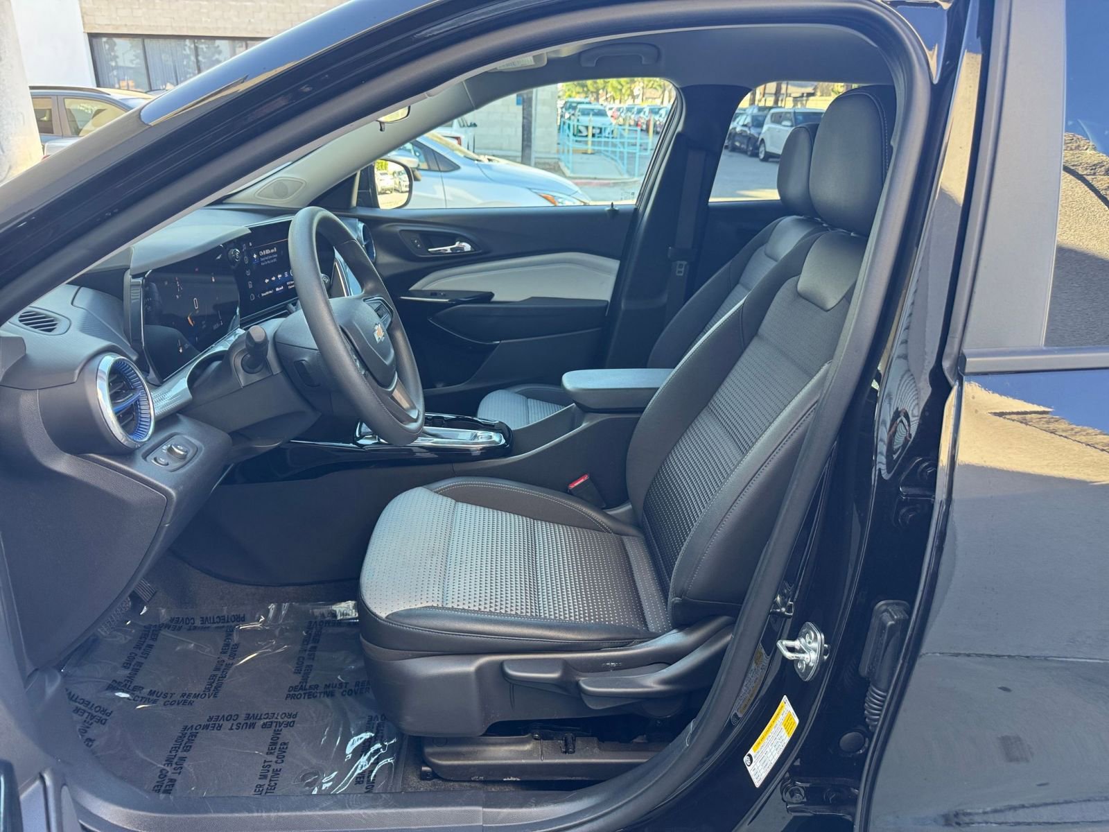 Thumbnail: 2025 Chevrolet Trax - 27