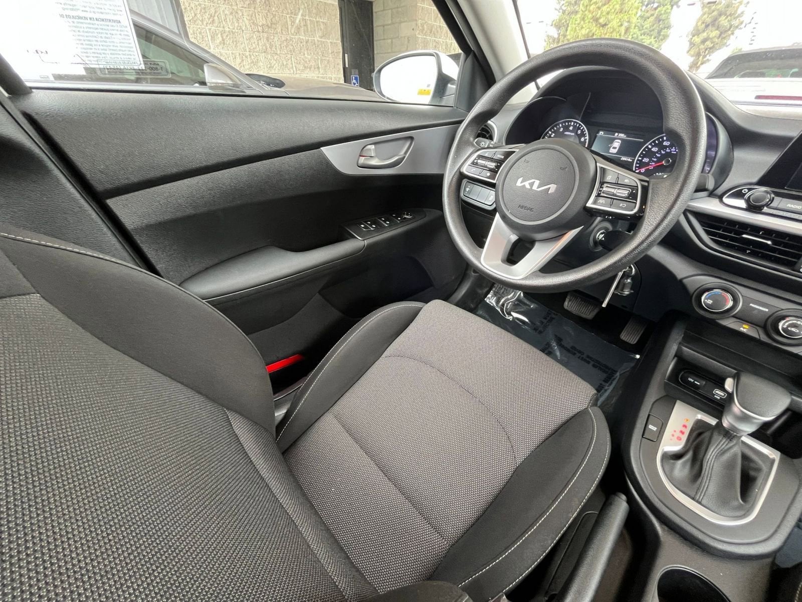 2024 Kia Forte LXS 34