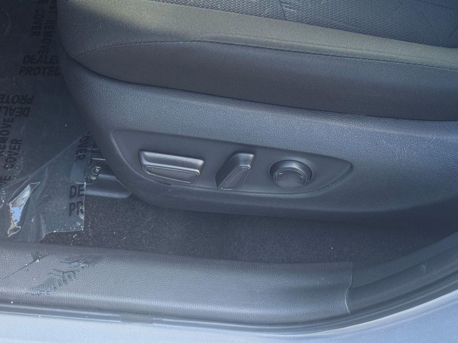 Thumbnail: 2025 Toyota RAV4 - 22