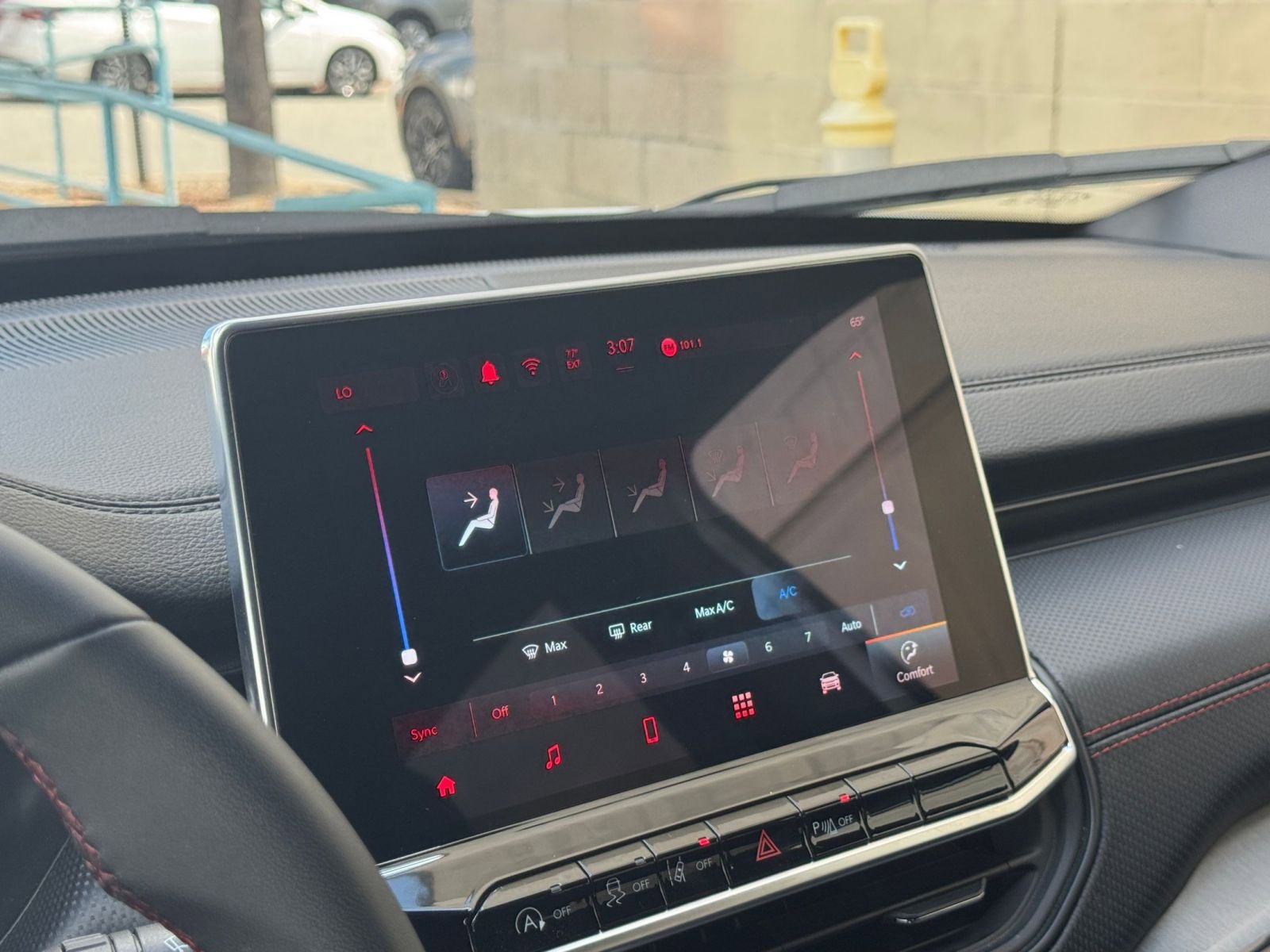 Thumbnail: 2025 Jeep Compass - 17