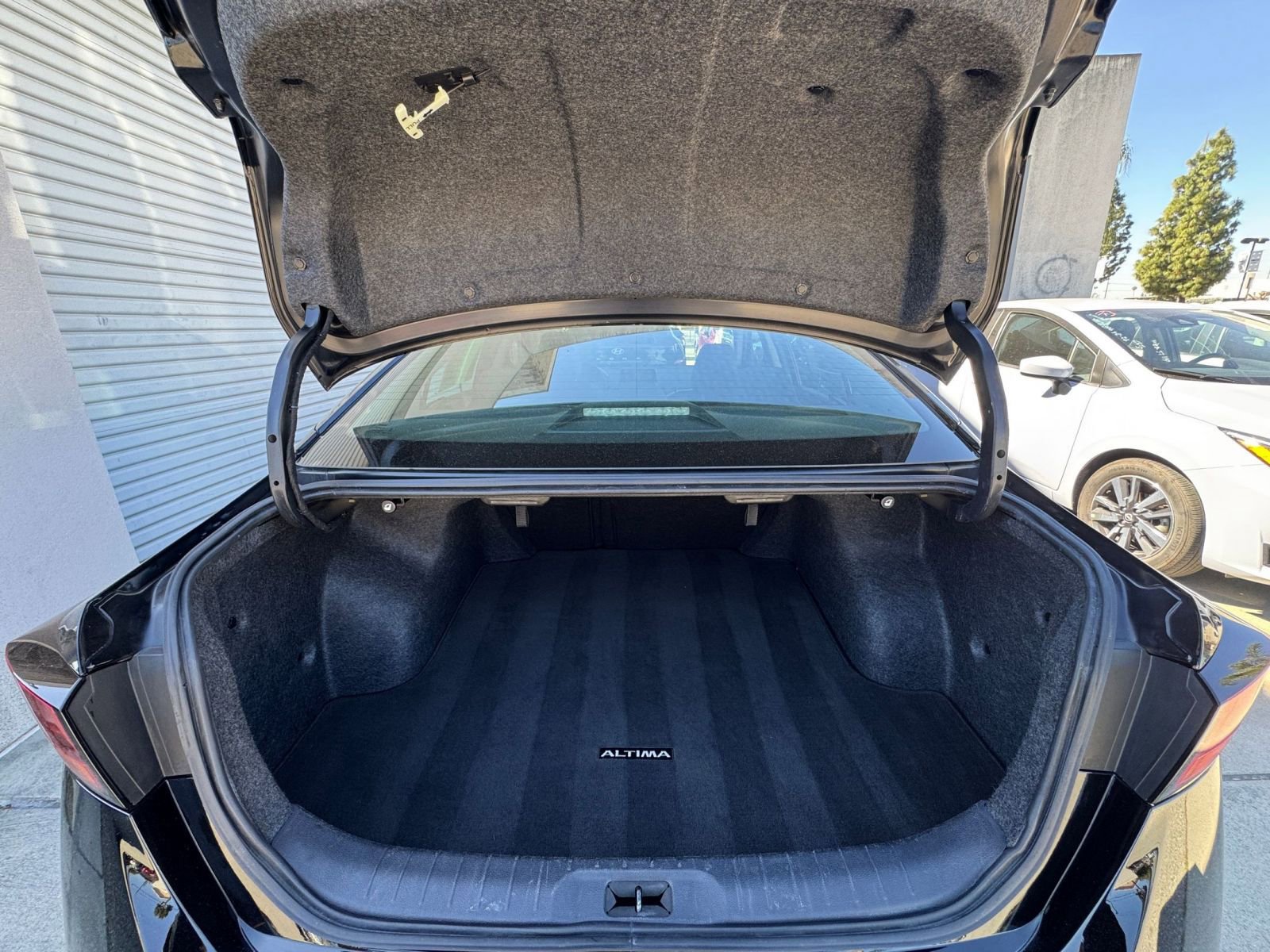 Thumbnail: 2025 Nissan Altima - 32