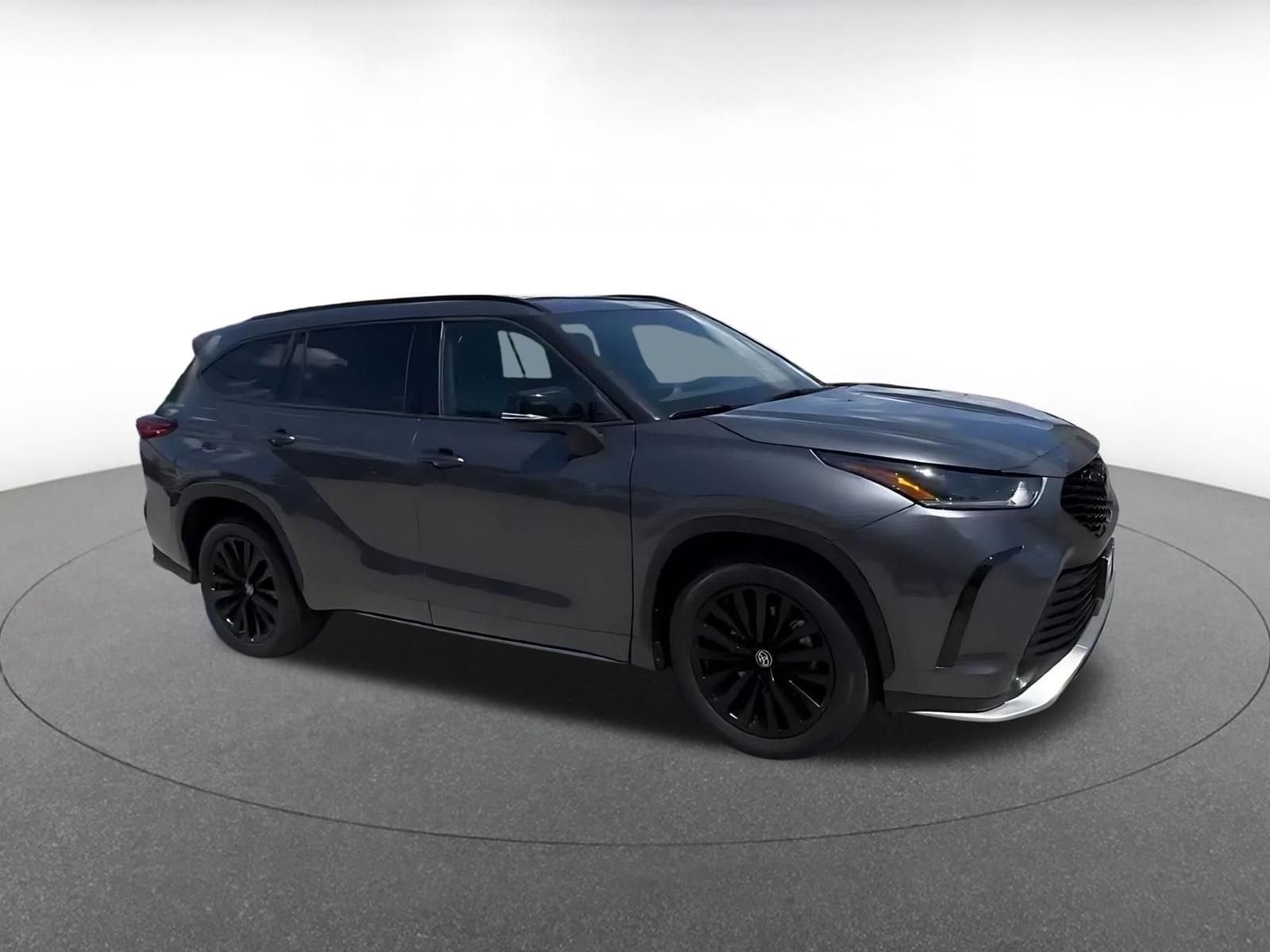 Thumbnail: 2025 Toyota Highlander - 2