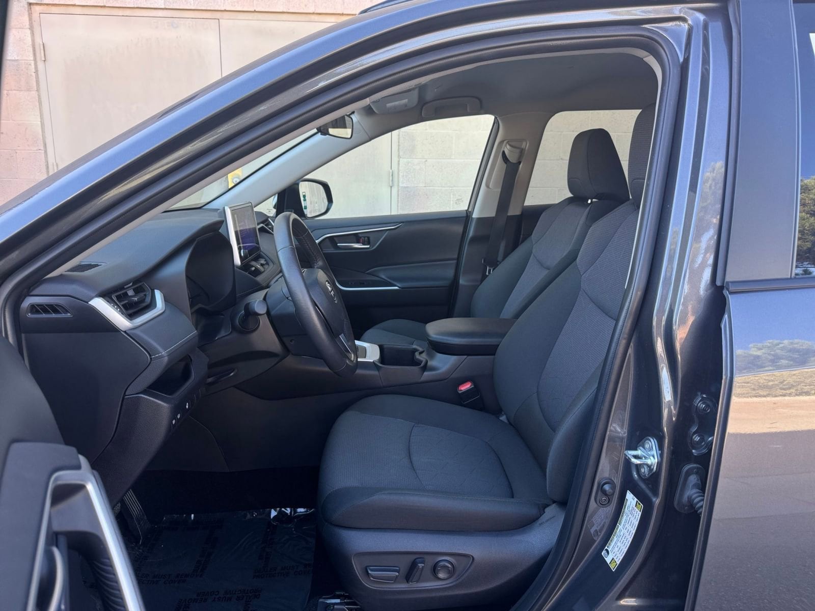 Thumbnail: 2025 Toyota RAV4 - 27