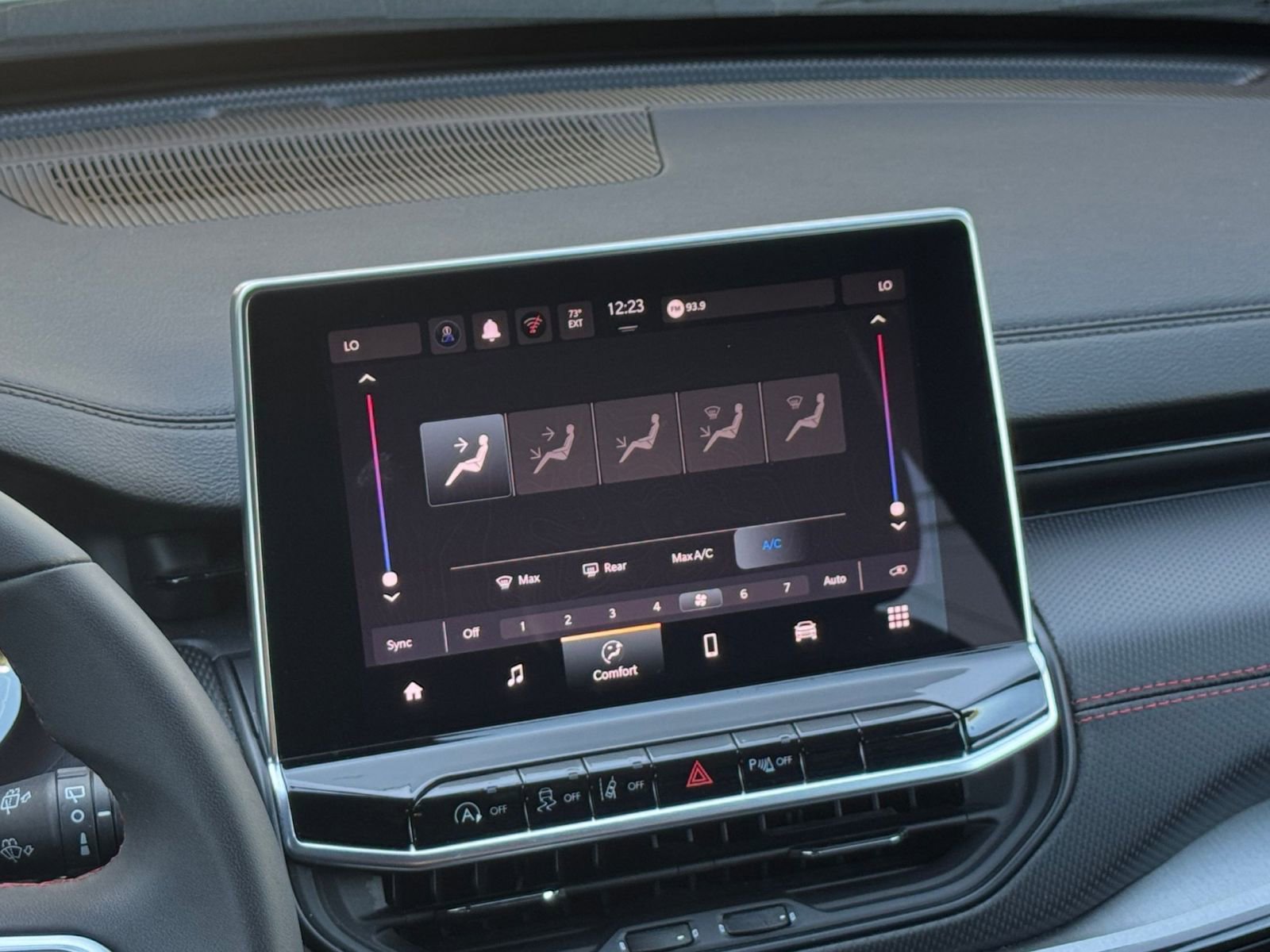 Thumbnail: 2025 Jeep Compass - 17