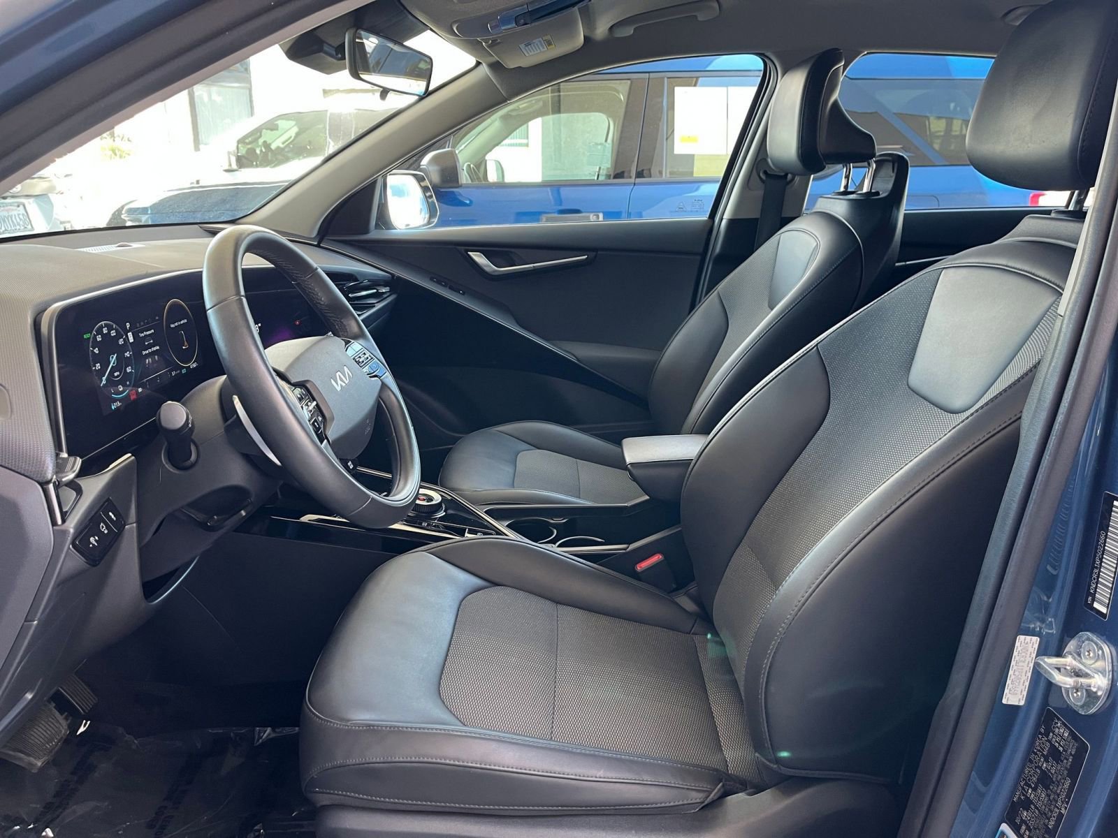 Thumbnail: 2023 Kia Niro - 30
