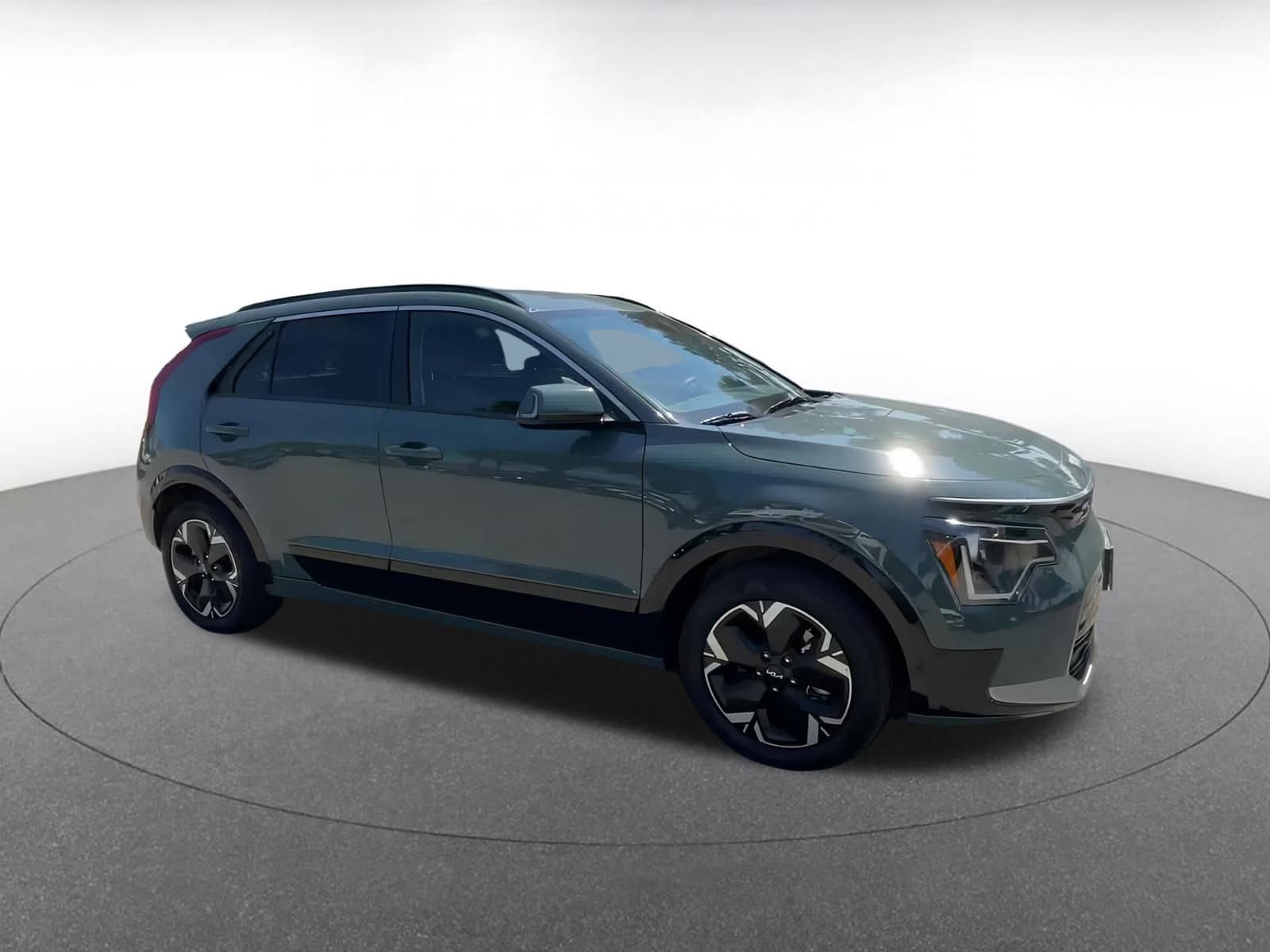 Thumbnail: 2023 Kia Niro - 2