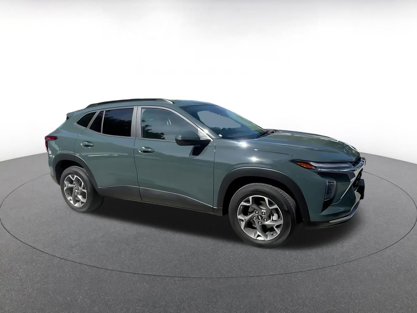 Thumbnail: 2025 Chevrolet Trax - 2