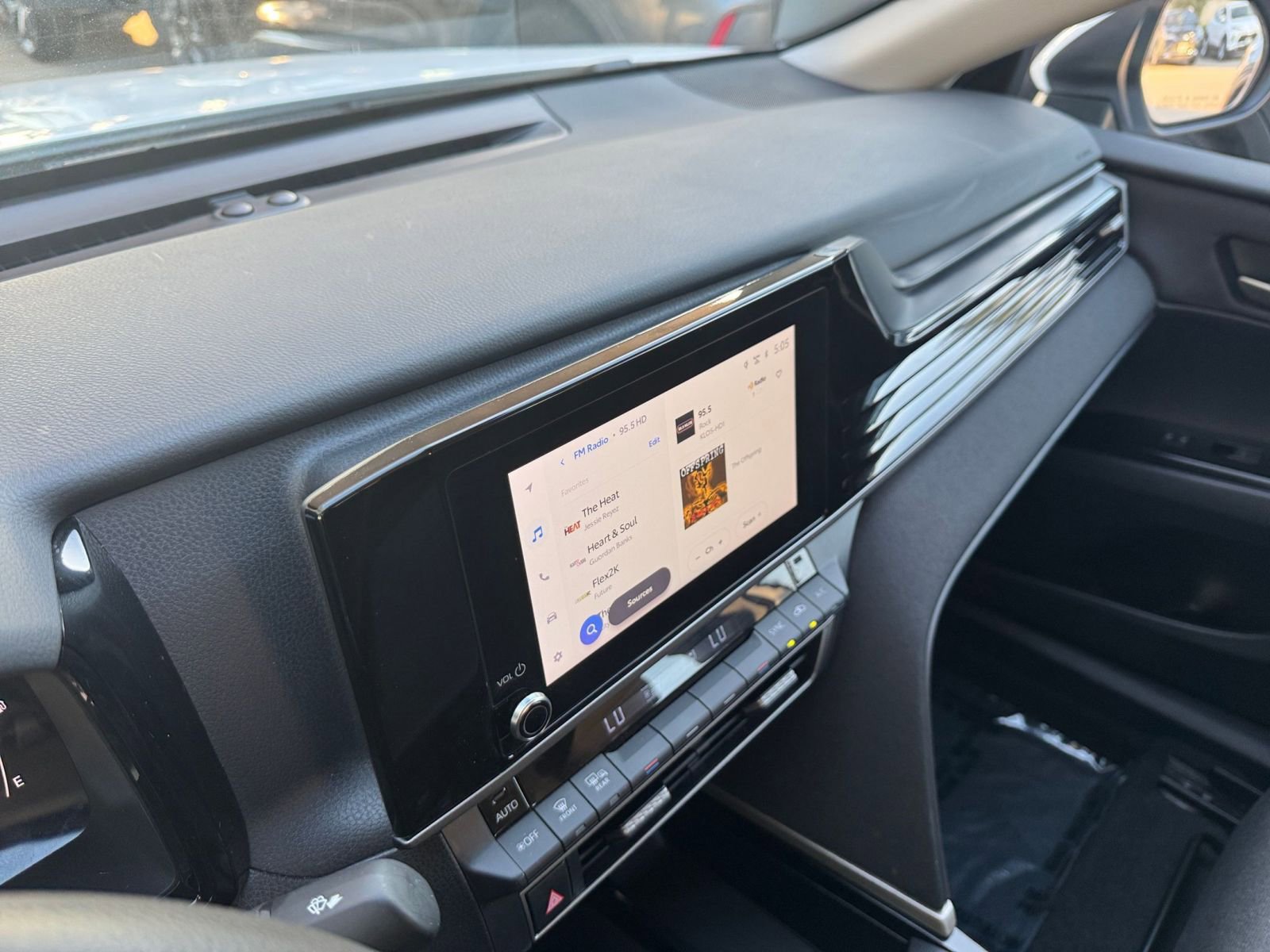 Thumbnail: 2025 Toyota Camry - 18