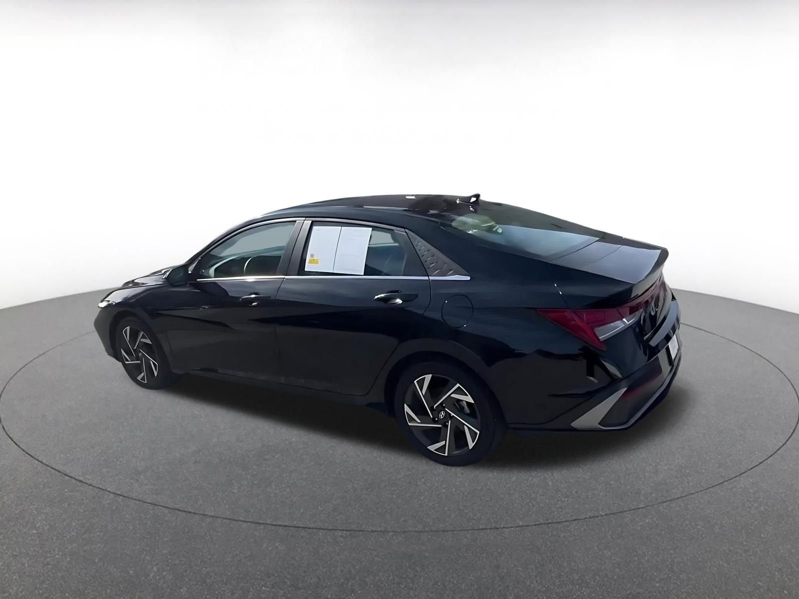 Thumbnail: 2025 Hyundai Elantra - 10