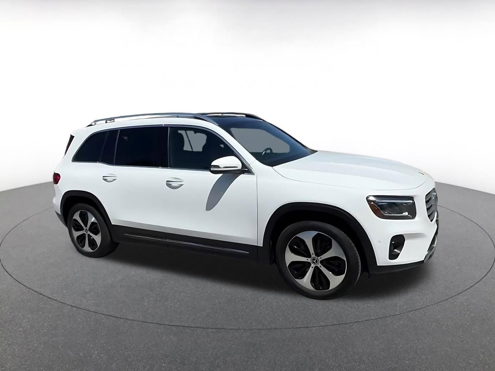 Thumbnail: 2025 Mercedes-Benz GLB - 2