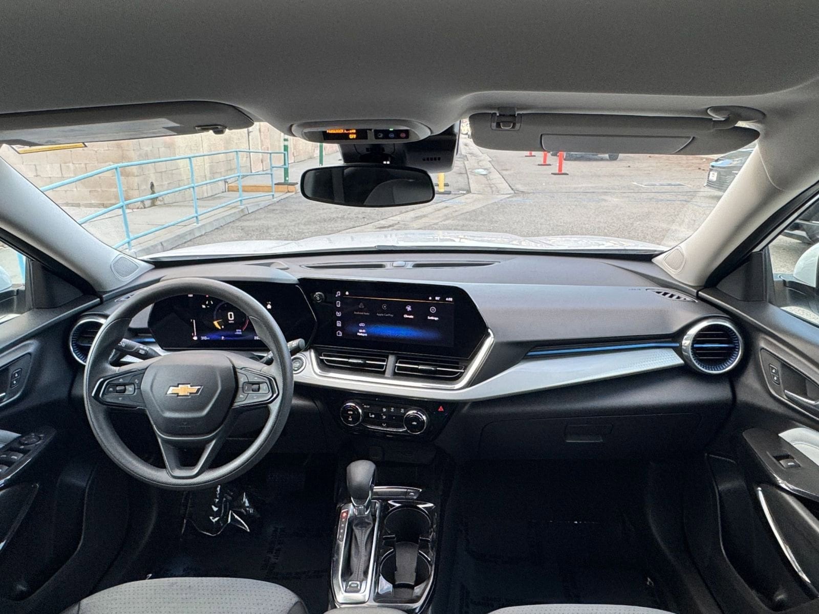 Thumbnail: 2025 Chevrolet Trax - 32