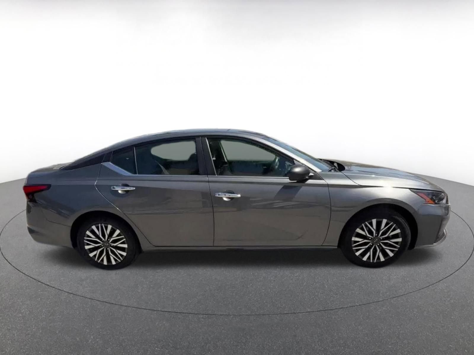 Thumbnail: 2025 Nissan Altima - 16