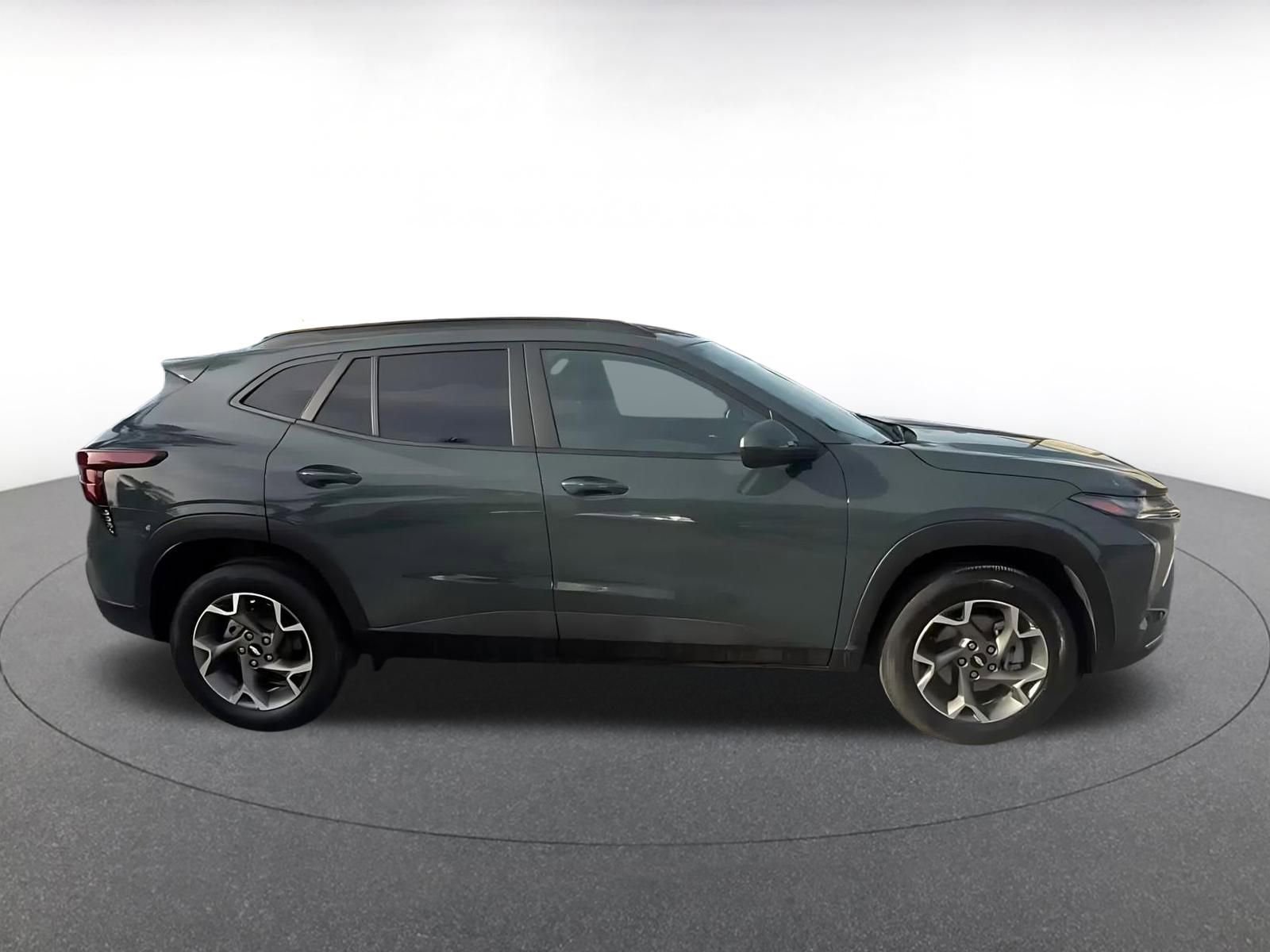 Thumbnail: 2025 Chevrolet Trax - 16