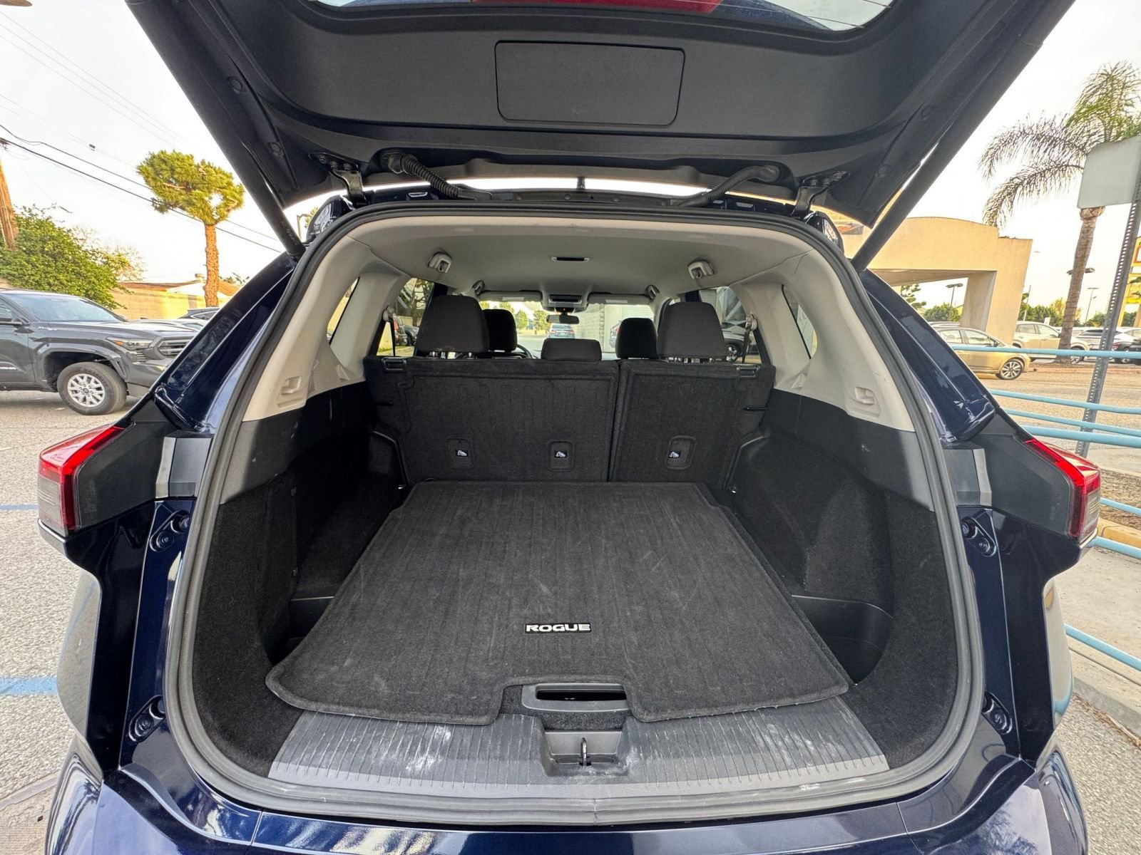 Thumbnail: 2025 Nissan Rogue - 33