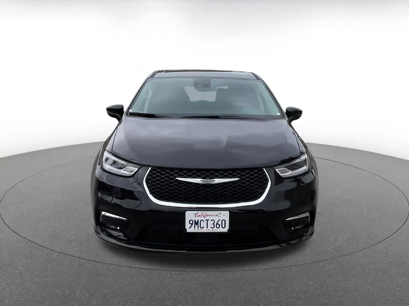 Thumbnail: 2024 Chrysler Pacifica - 4