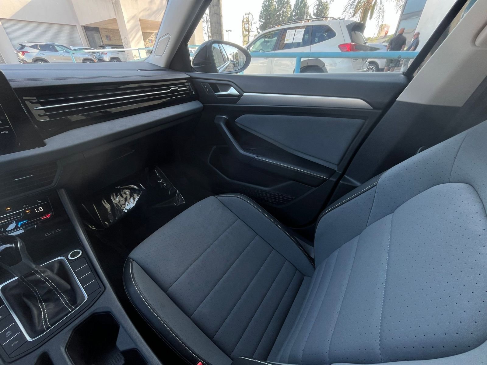 Thumbnail: 2025 Volkswagen Jetta - 35