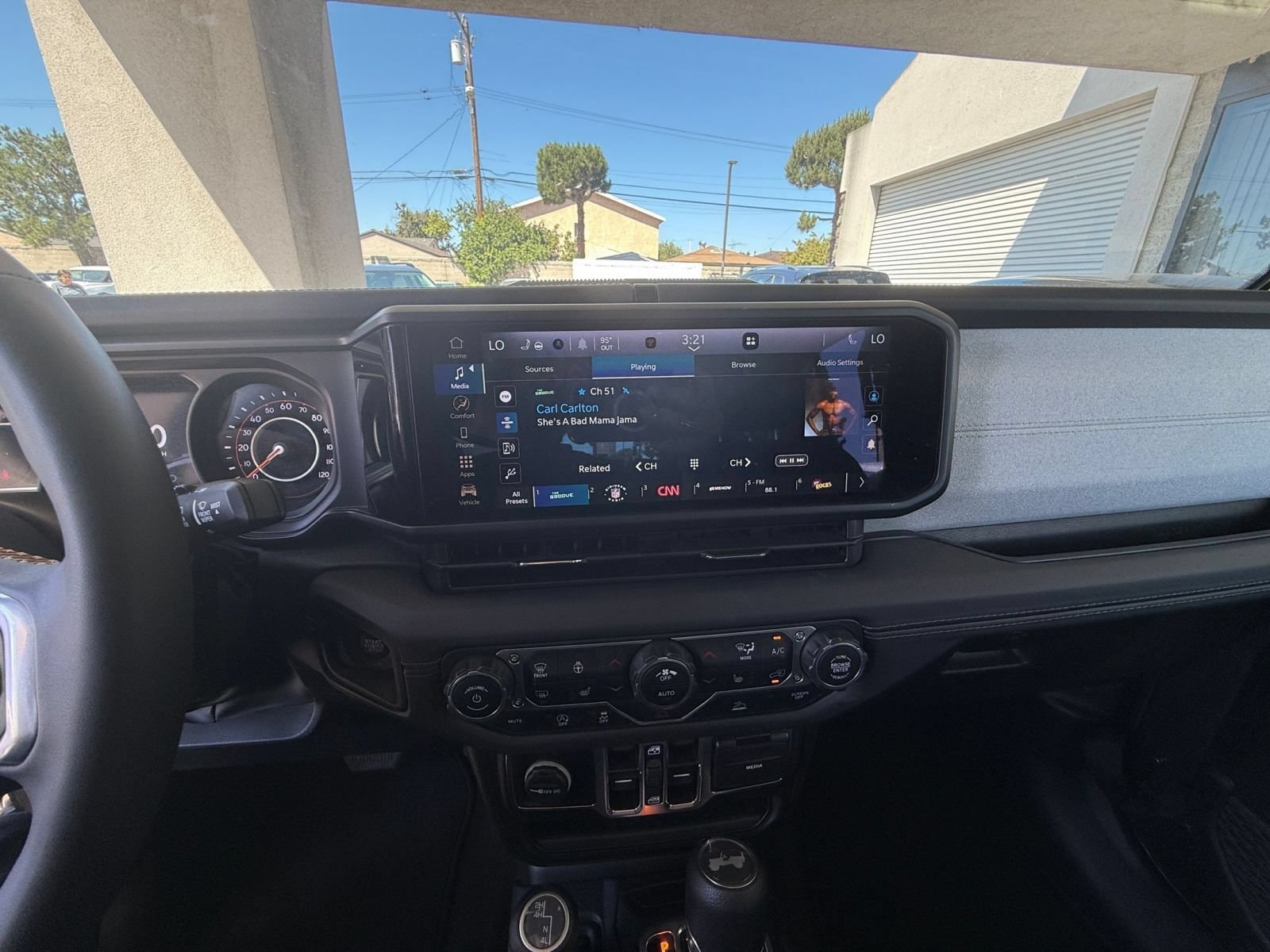 Thumbnail: 2025 Jeep Wrangler - 17