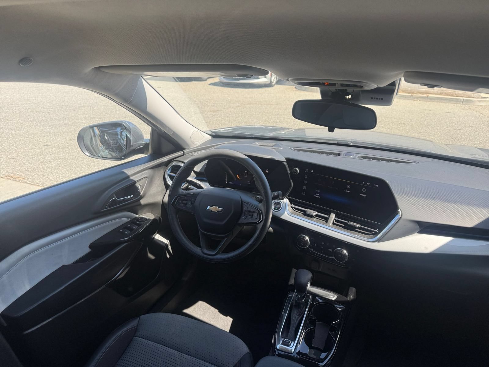 Thumbnail: 2025 Chevrolet Trax - 33