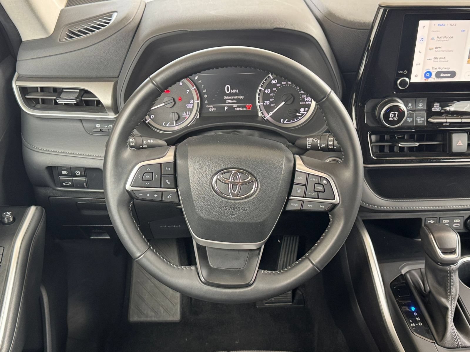 Thumbnail: 2025 Toyota Highlander - 25