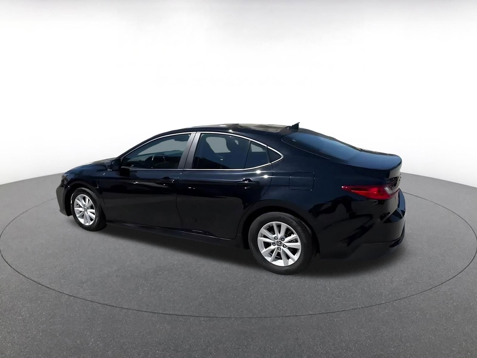 Thumbnail: 2025 Toyota Camry - 10