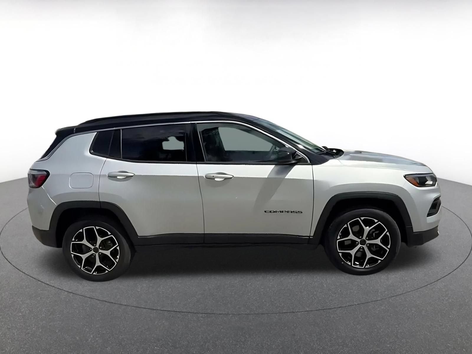 Thumbnail: 2025 Jeep Compass - 15